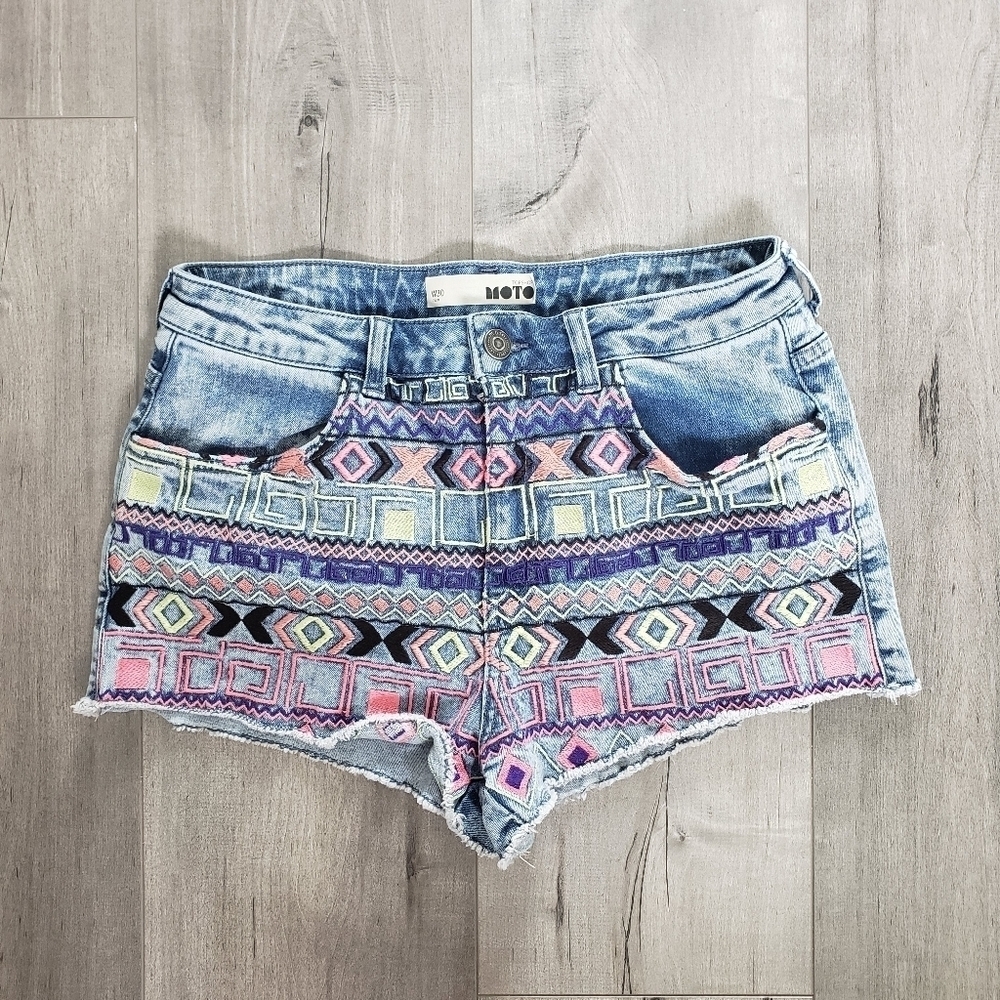 ⭐3/$25⭐ Topshop Moto Embroidered Jean Shorts
